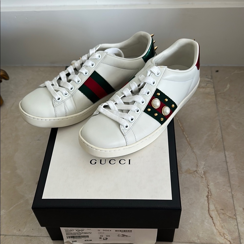 Gucci White Leather Sneakers with Red and Green Accents